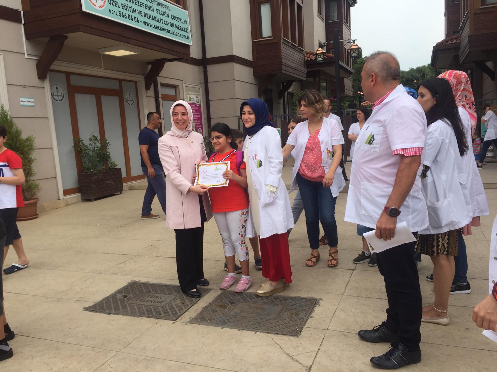 Ak parti Milletvekilli Sayın Fatma Benli Karne Törenimize Katıldı.